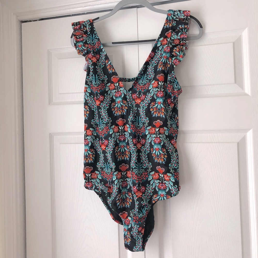 Jessica Simpson One Piece Swimsuit, size XL